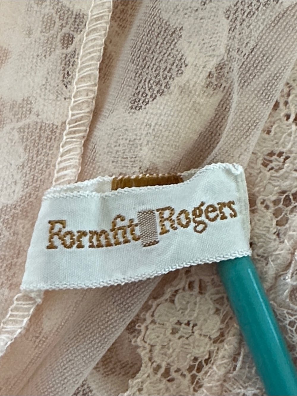 Vintage 60s Formfit Rogers light pink full slip with lace bodice & hem‎ - Picture 8 of 9